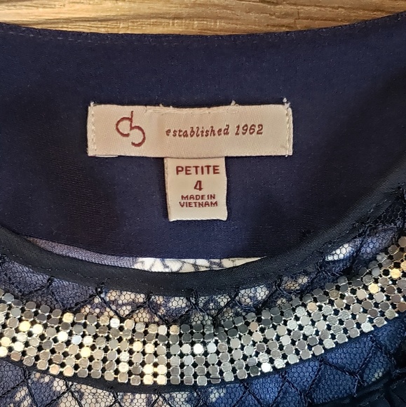 Slip / shift dress with flattering neckline - Picture 4 of 5